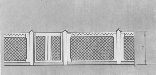 Ограда из металлической сетки по деревянному каркасу